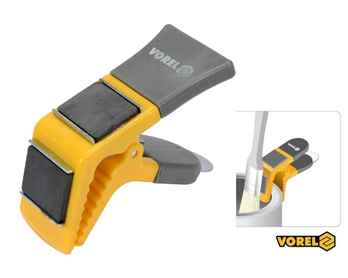 Тримач для пензля магнітний VOREL: L= 90 мм, два магніти, пластикова ручка, пружинний затиск [24/96]