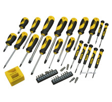 Набір викруток і насадок STANLEY : сумка, магнітезатор, 42 елементів.